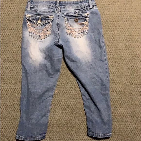 Mudd Capris - Picture 2 of 3